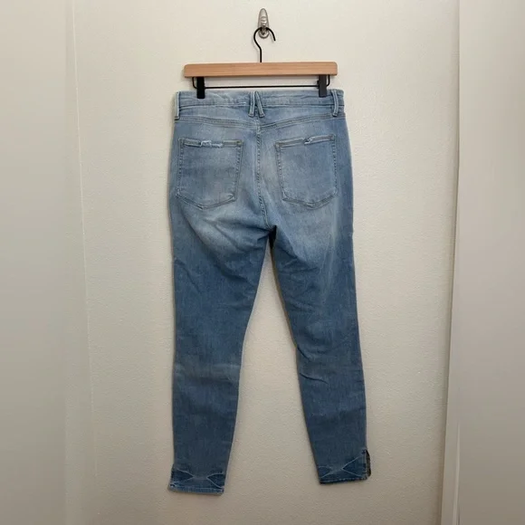 Good American Good Legs Split Hem Skinny Jeans Light Wash Size 12/31 - Picture 6 of 12
